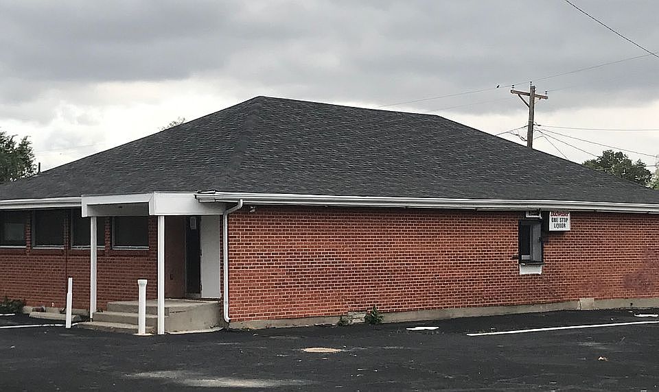 1st image of 2600 E 8th St