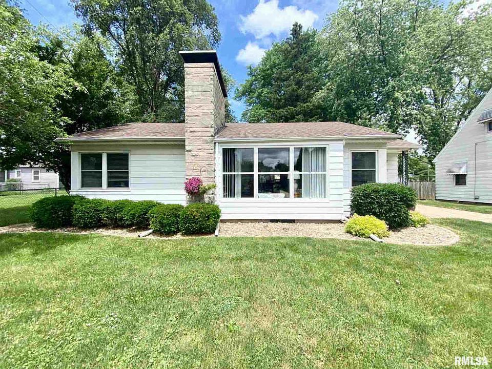 1st image of 1221 W Crestwood Dr