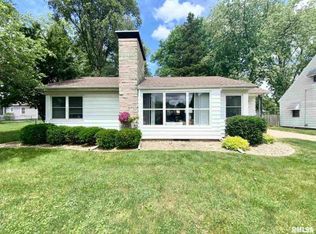 1221 W Crestwood Dr, Peoria, IL 61614