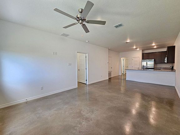 5th image of 604 Pacific Crest Trl #A/b