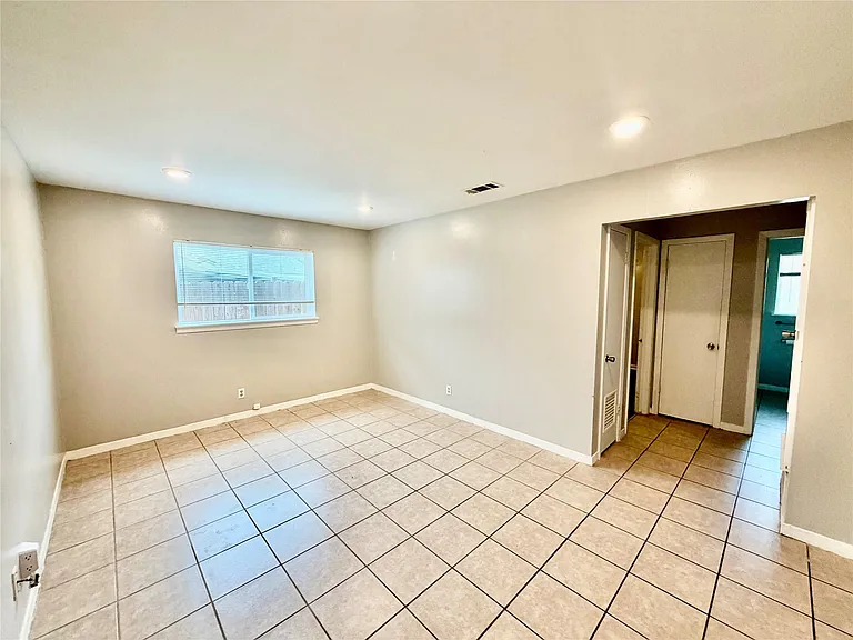 2201 Lanier Dr #A — Photo 4