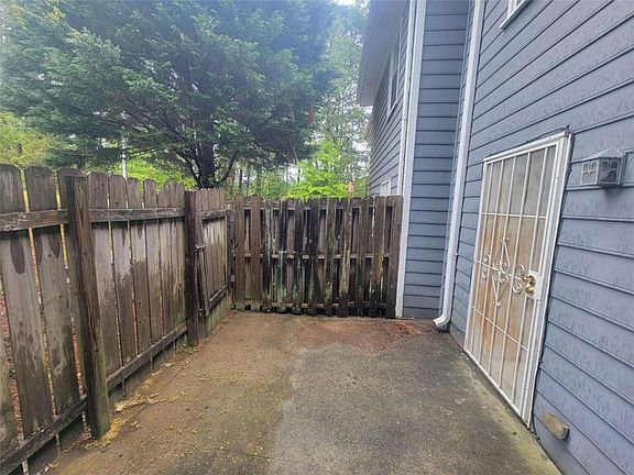 4th image of 2674 Evans Mill Dr