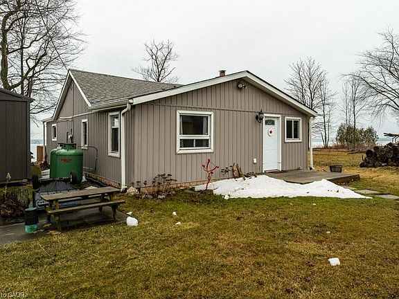 3rd image of 1115 New Lakeshore Rd