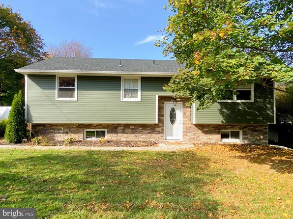 509 University St, Malaga, NJ 08328