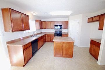 2nd image of 709 6th St NE