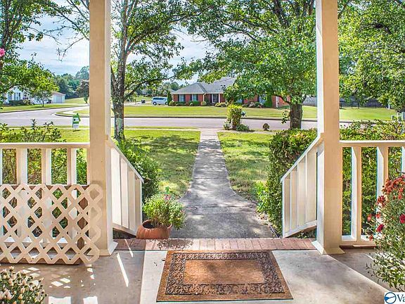 5th image of 213 Arrowfeather Dr NE