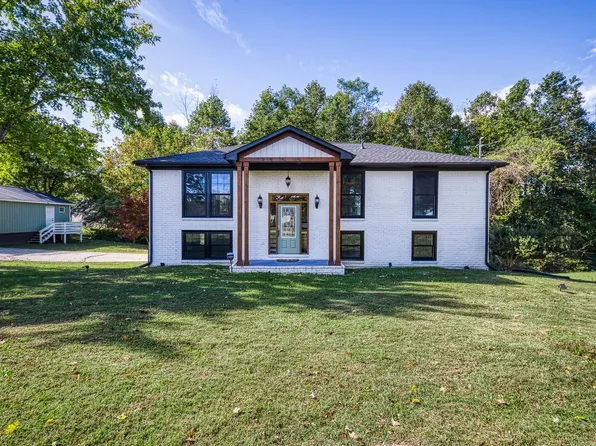 691 Snow Hill Rd, Dowelltown, TN 37059