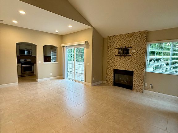 Living room/dining room combo