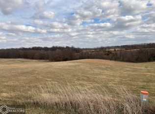 1 155th St, Fairfield, IA 52556