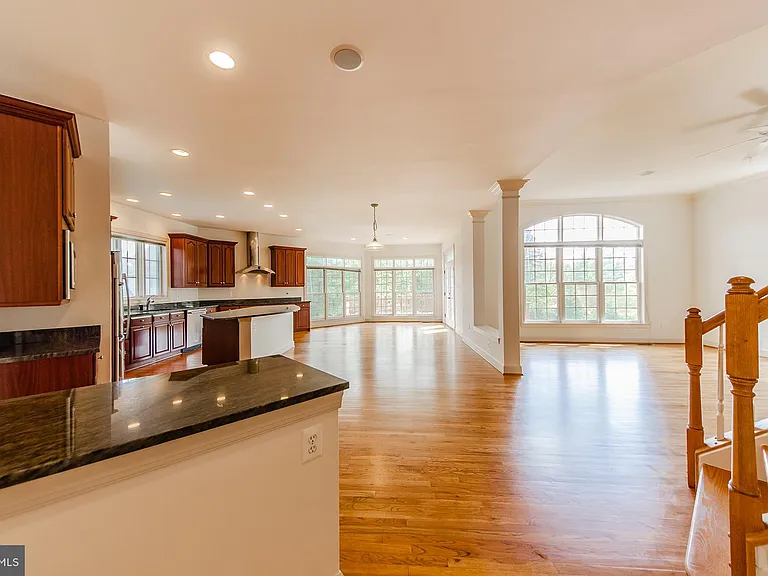 9005 Edgepark Rd — Photo 15