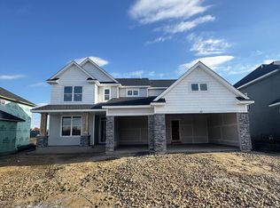 325 Ravencroft Rd, Waconia, MN 55387