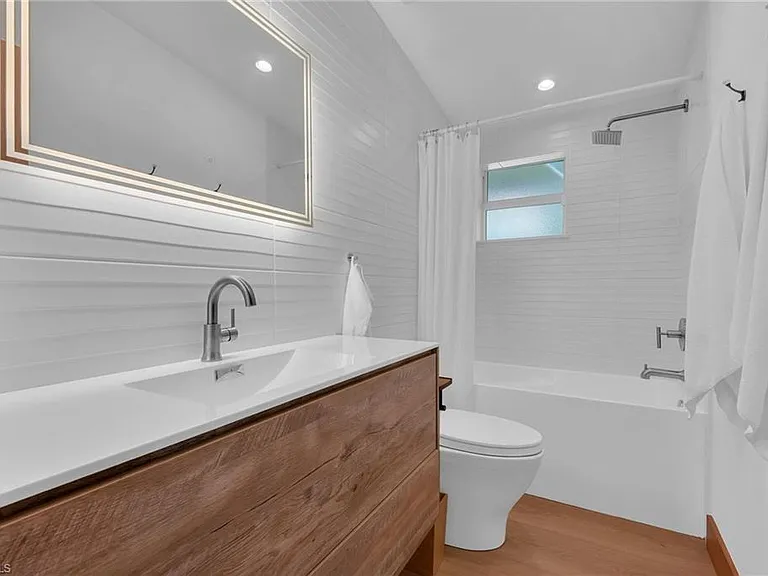 828 Sanctuary Rd — Photo 28