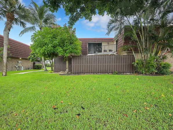 8303 Boca Rio Dr, Boca Raton, FL 33433