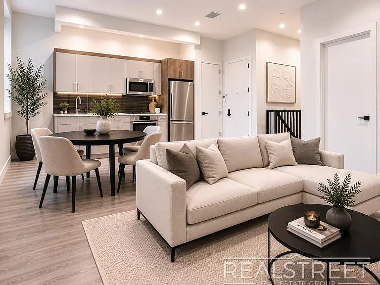 697 De Kalb Ave #1B — Photo 1