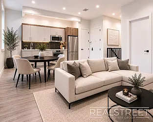 697 De Kalb Avenue, #1B