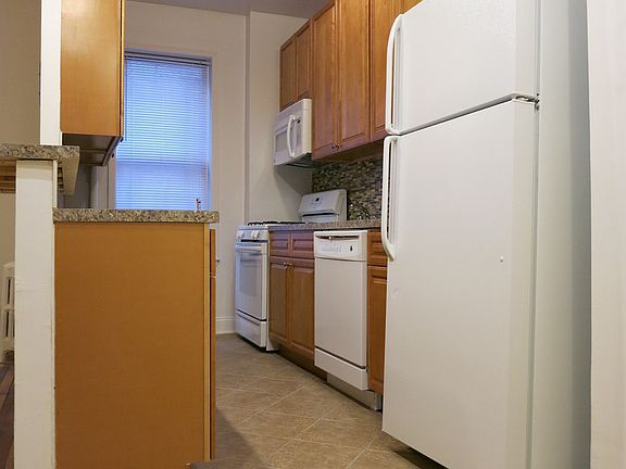 5th image of 403 Audubon Ave APT 2D