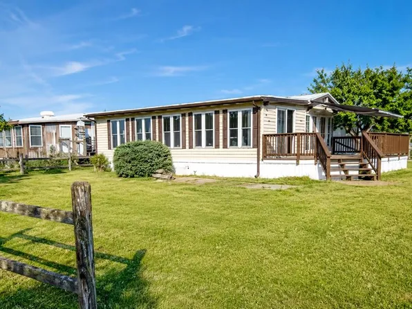 8261 Bay View Ln, Chincoteague, VA 23336