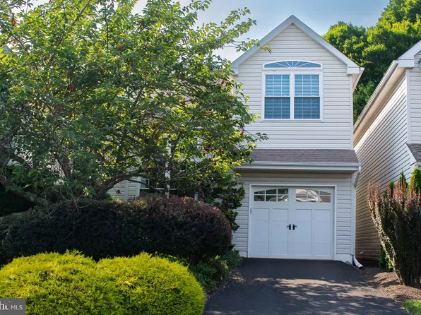 4666 Bradley Ct, Doylestown, PA 18902