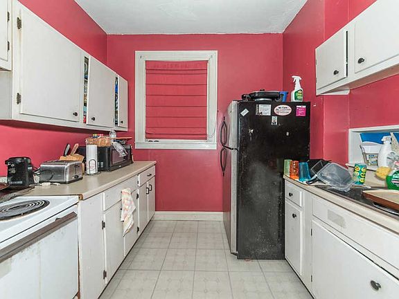 5th image of 2540 Cypress Way