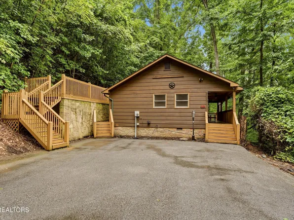 3770 Ravens Den Way, Sevierville, TN 37862