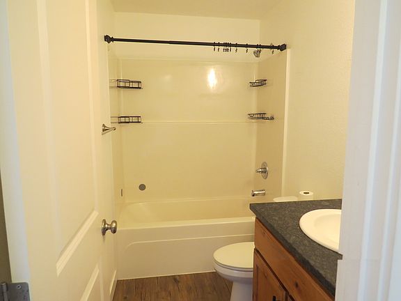5th image of 3045 Evergreen Ave NE