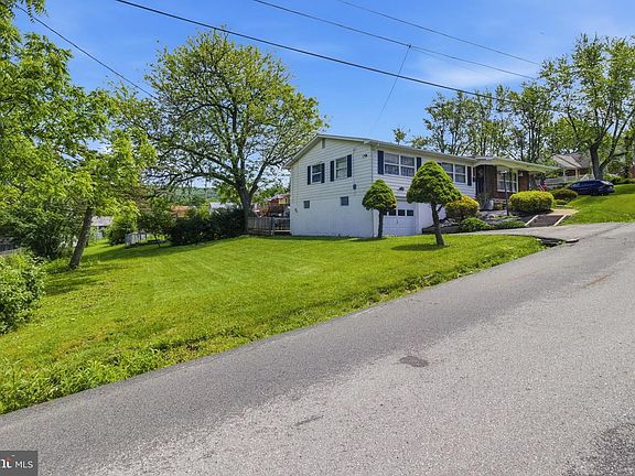 3rd image of 1409 Aberdeen St