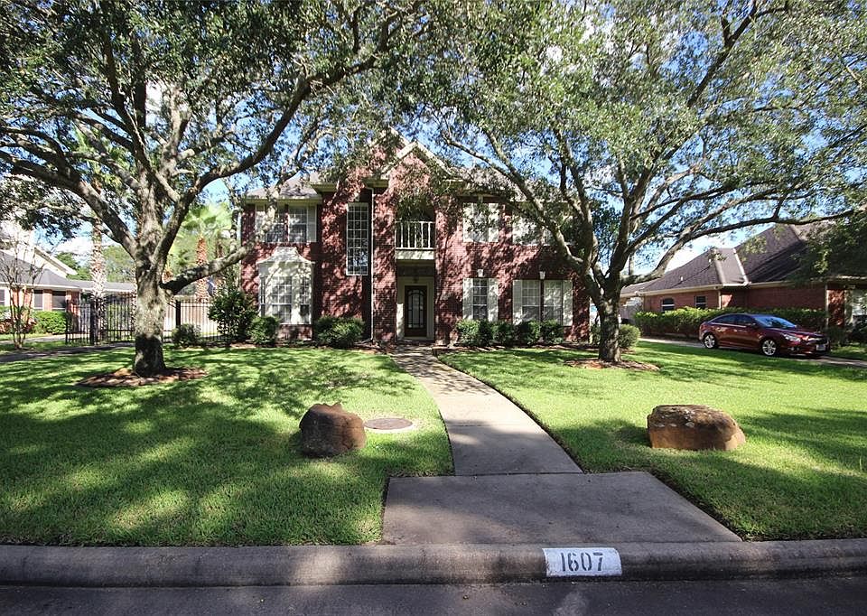 1st image of 1607 Crescent Green Dr