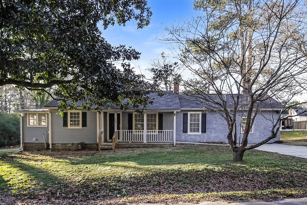 3 bed, 2.0 bath, 1423 sqft, $2,100 — Photo 1