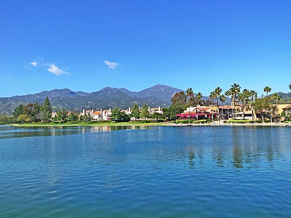 RSM Lake with Saddleback Mtn views