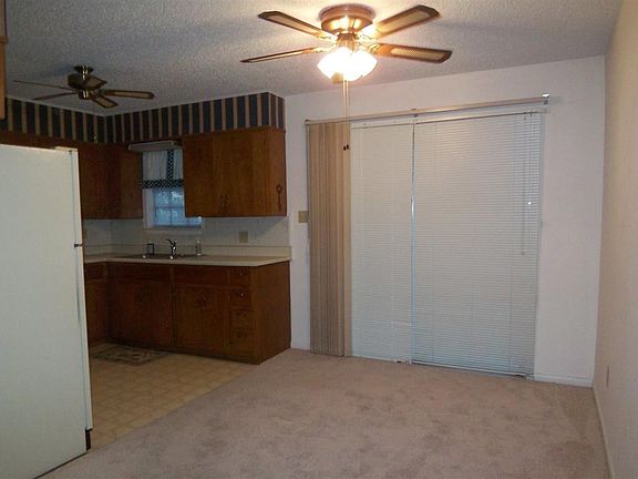 5th image of 305 N Hill St