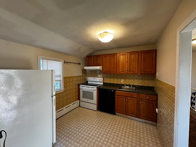 714 Broadway — Photo 11