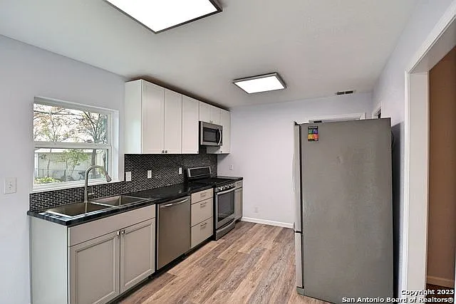 571 W Merriweather St — Photo 13