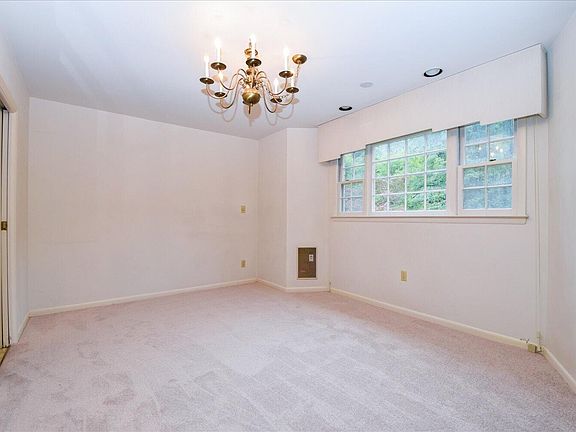 3rd image of 5260 Crossbow Cir Unit 1D