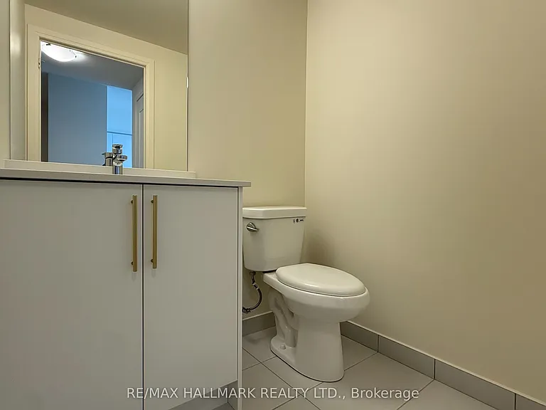 27 Korda Gate E #2502 — Photo 5