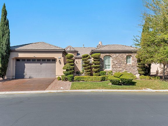 2nd image of 8213 Chapelle Ct