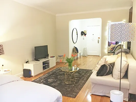 Rented by Stonehenge NYC LLC | media 1