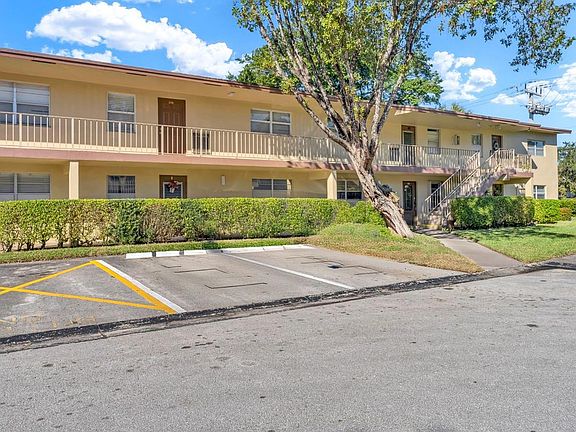 5th image of 461 NW 76th Avenue #106