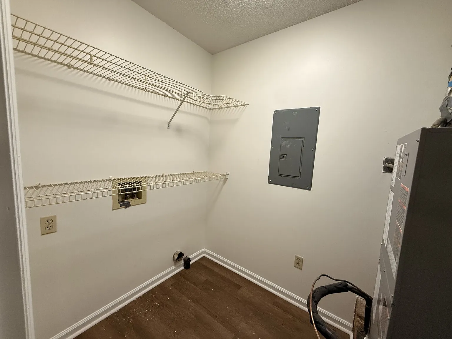 2 bed, 1.0 bath, $995 — Photo 4