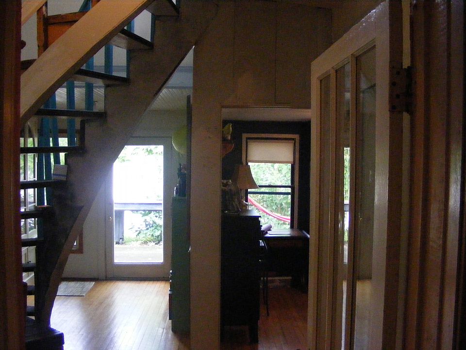 2nd image of 571 E 4th St