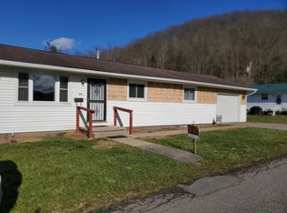 39 Gay St, Weston, WV 26452