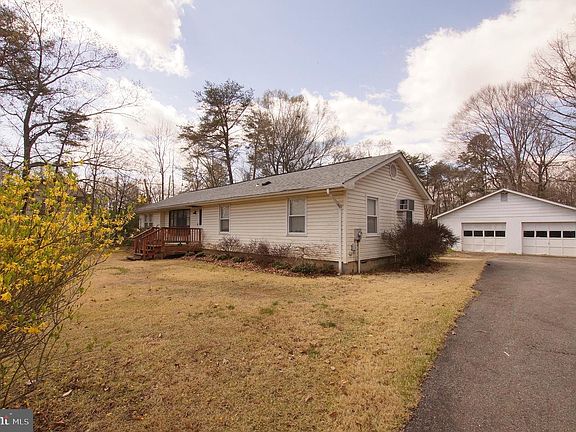 3rd image of 8965 Riverside Rd