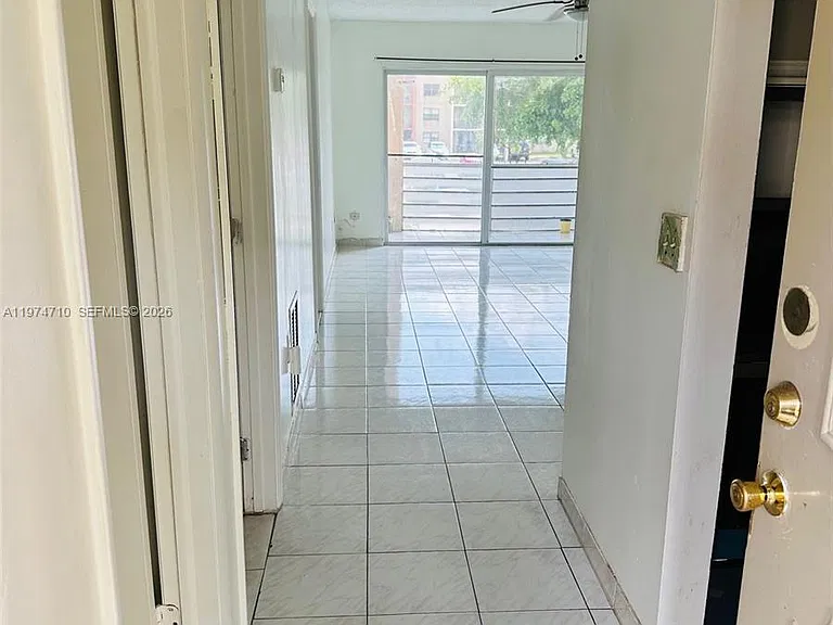 2800 NW 56th Ave #F203 — Photo 6