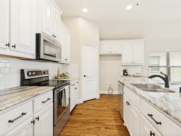 212 Providence Dr, Van Alstyne, TX 75495