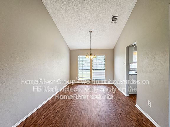 4th image of 1105 Geneva Ct