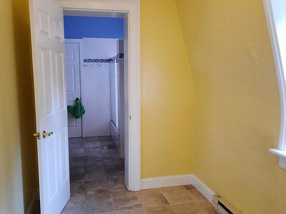 3rd image of 186 Halladay St Floor 2