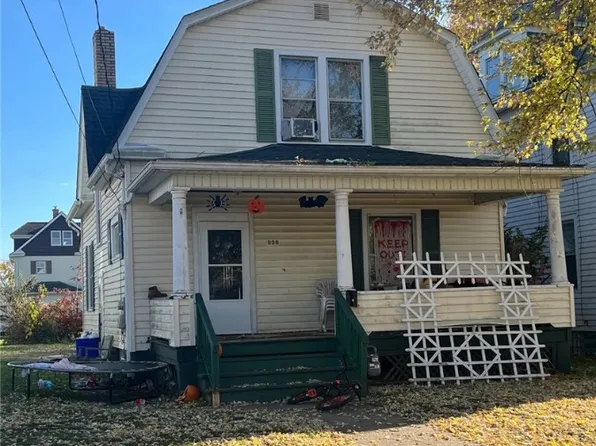 938 Adams St, New Castle, PA 16101