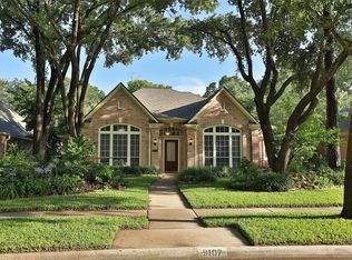 9107 Woodwind Lakes Dr, Houston, TX 77040