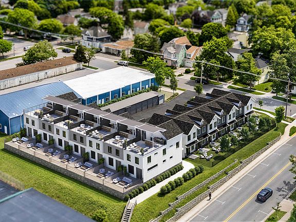 2nd image of 14 Uptown Ln