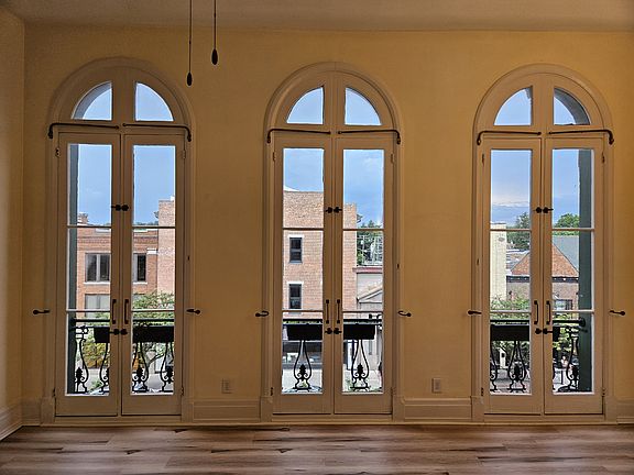 2nd image of 24 1/2 N Sandusky St APT 2