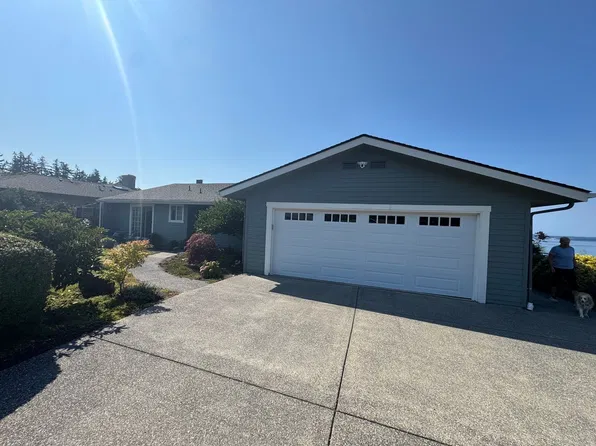 919 Karen Ann Dr, Camano Island, WA 98282
